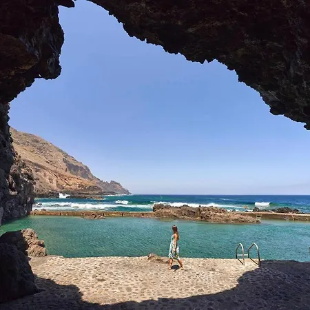 Primera Linea En Piscinas Naturales. Appartement *